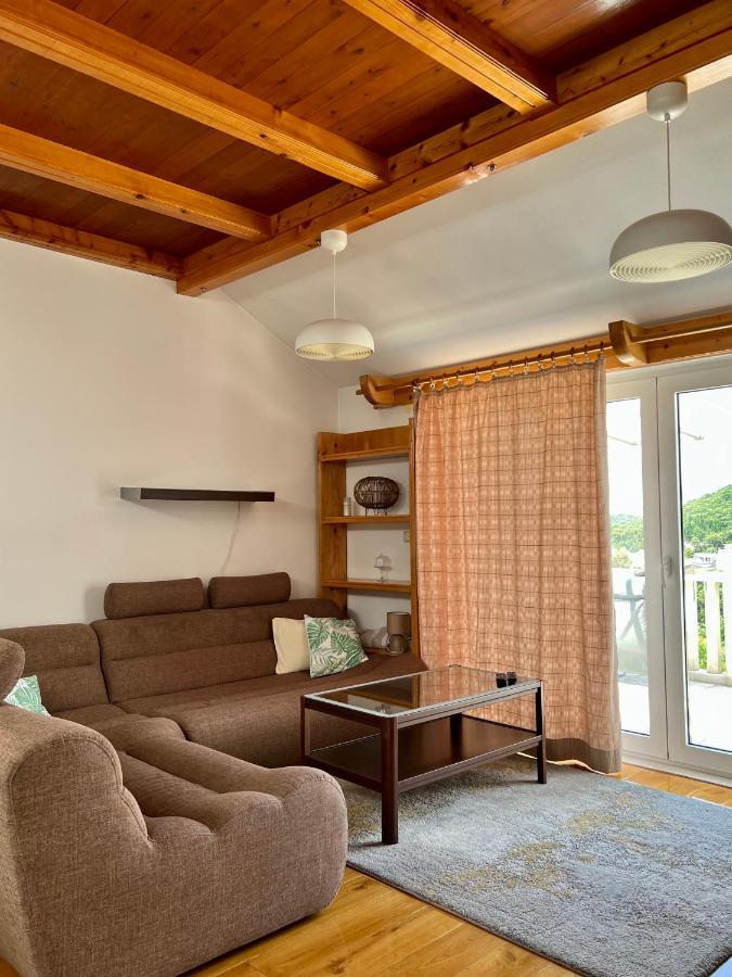 Apartmani Luka Zrnovo Exterior photo